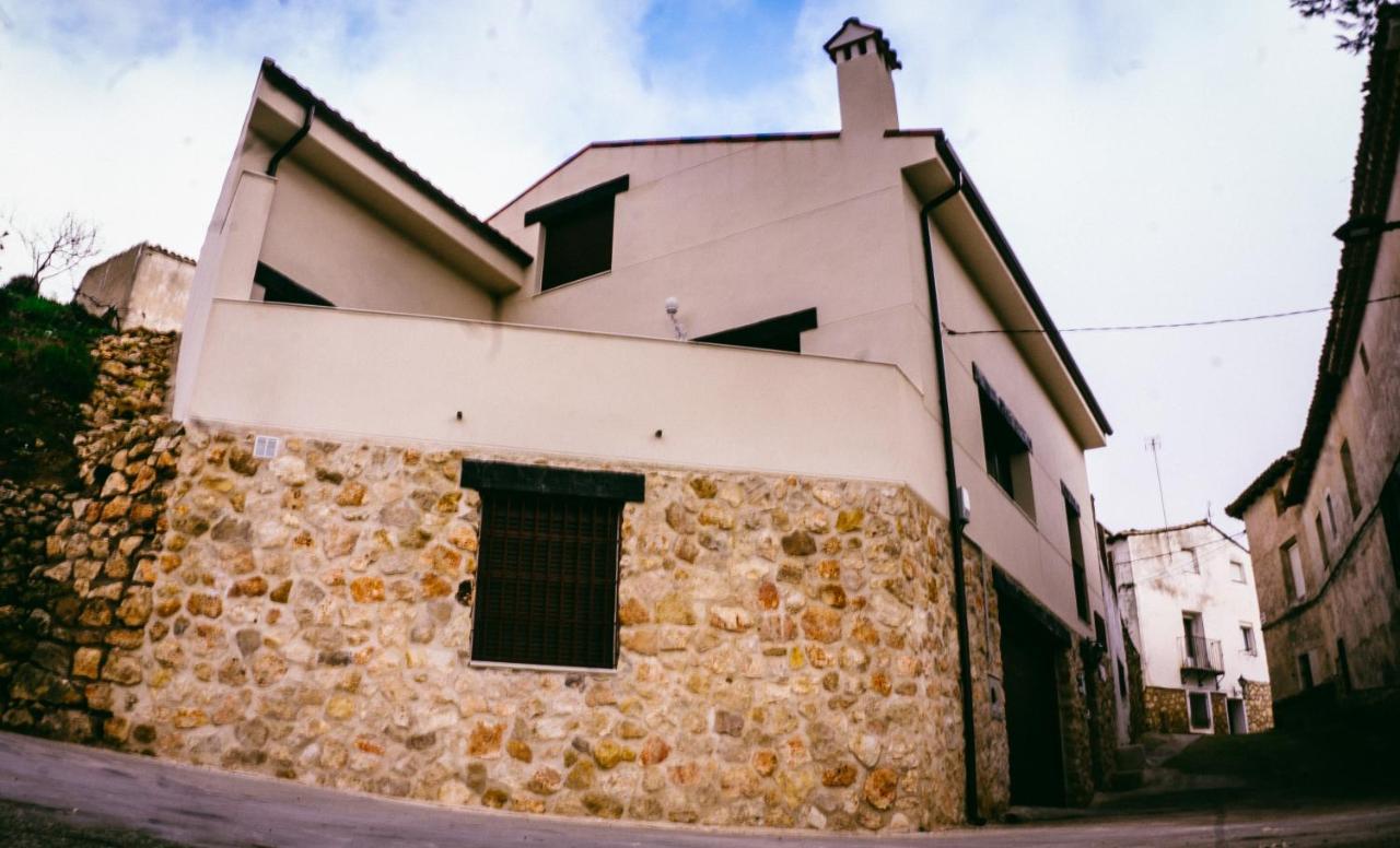 El Aprisco, Con Piscina Climatizada En Hueva-Guadalajara Villa Luaran gambar