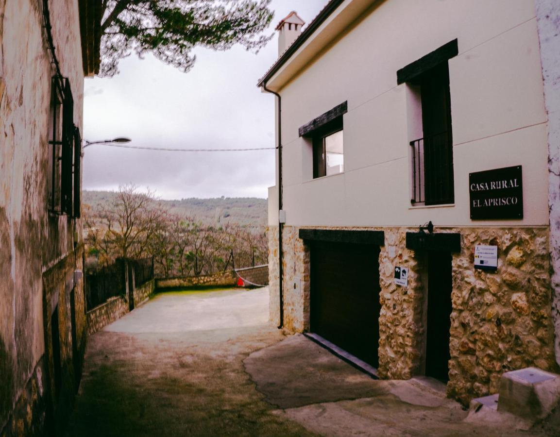 El Aprisco, Con Piscina Climatizada En Hueva-Guadalajara Villa Luaran gambar